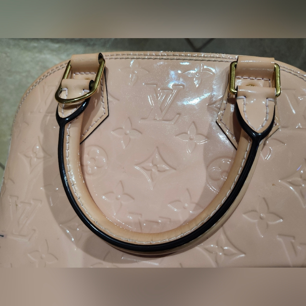 Louis Vuitton Pink Mini Bag with Structured Design and Metal Hardware - Picture 13 of 15